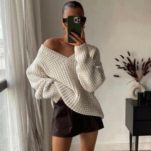 Zara Chunky Oversized Knit V-Neck Warm Cozy Soft Cream Sweater Size Large